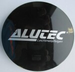 Alutec velje ilukilp 64mm Black koos Silver lettering N32 9N32ALUTEC-SW